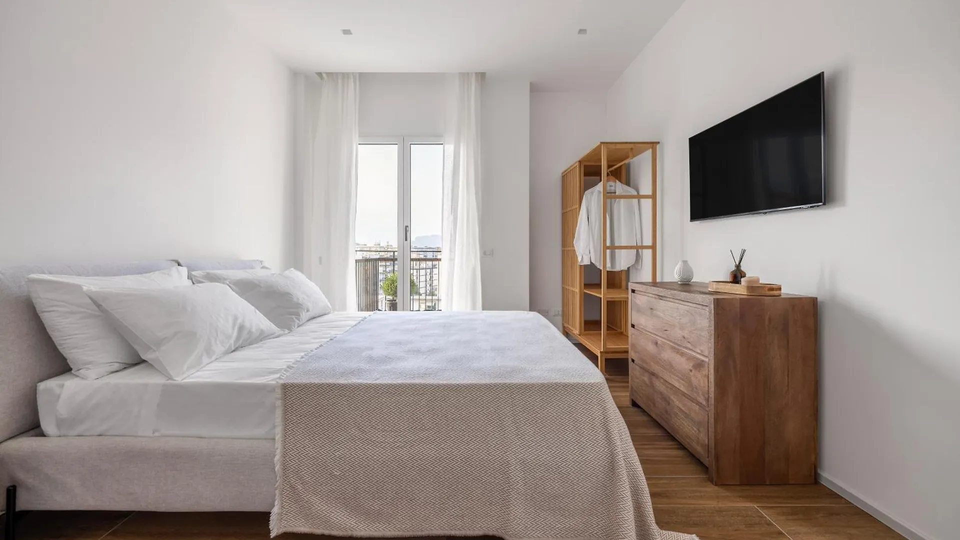 Athena Luxury Home location